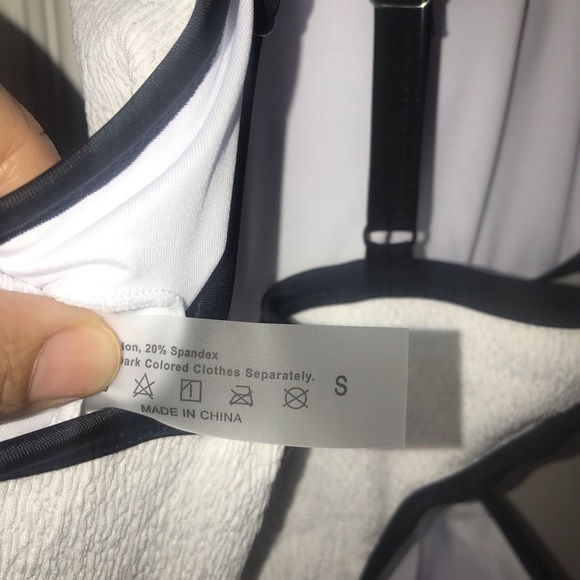 One Piece Swim Suit Women’s Size Small - Picture 4 of 4